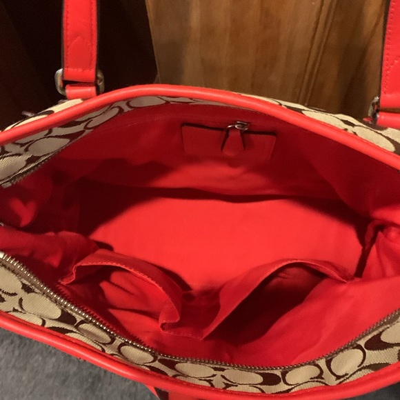 Coach bag , coated canvas with leather straps. - Picture 3 of 4